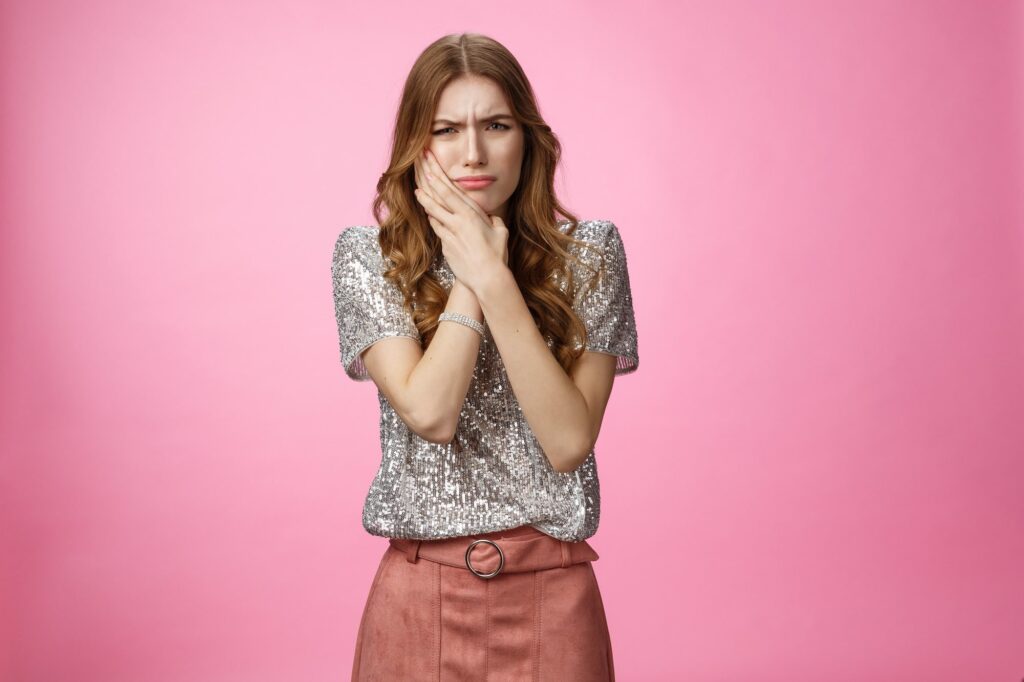 What is toothache and how to get rid of it at home?